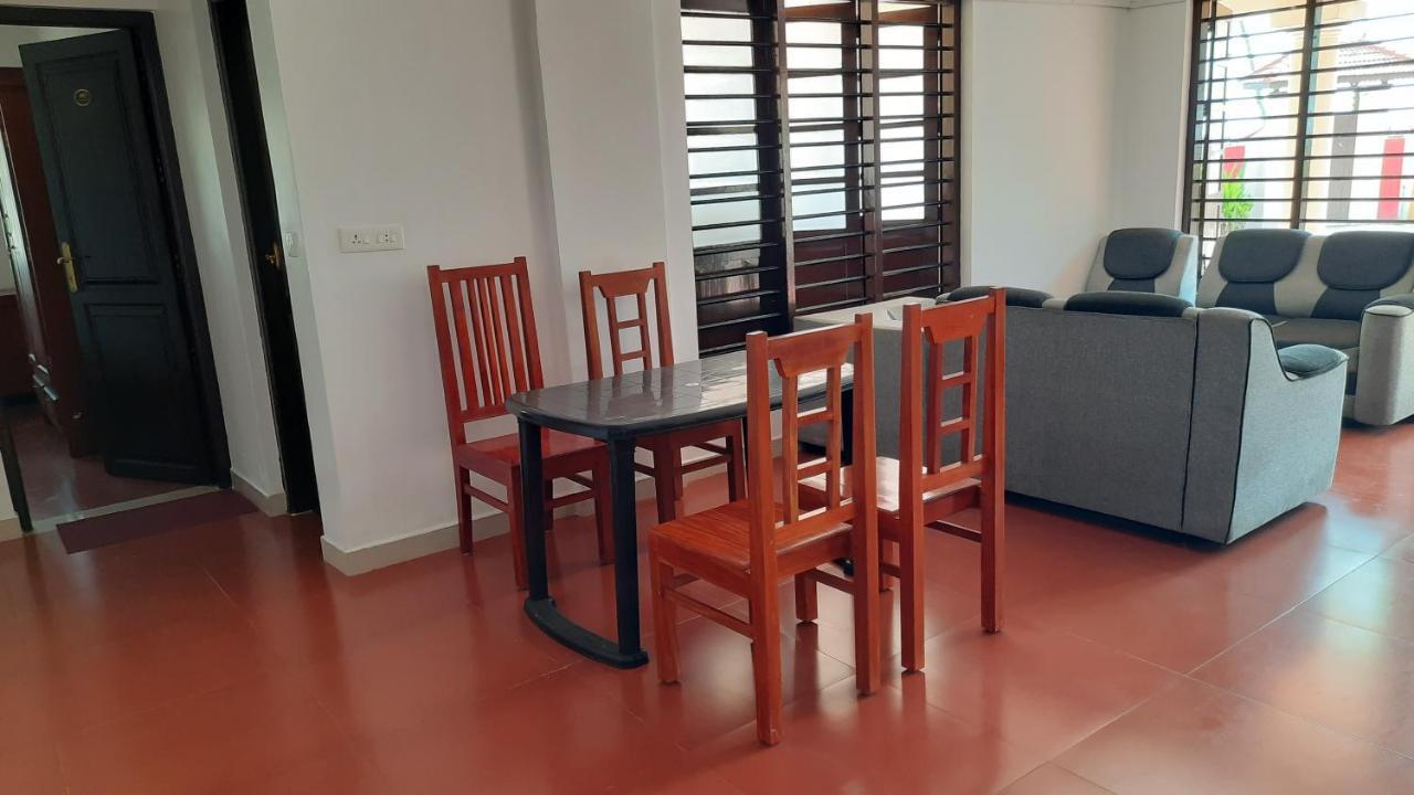 Poovar Sea View Rooms And Boating Family & Couple Only Buitenkant foto