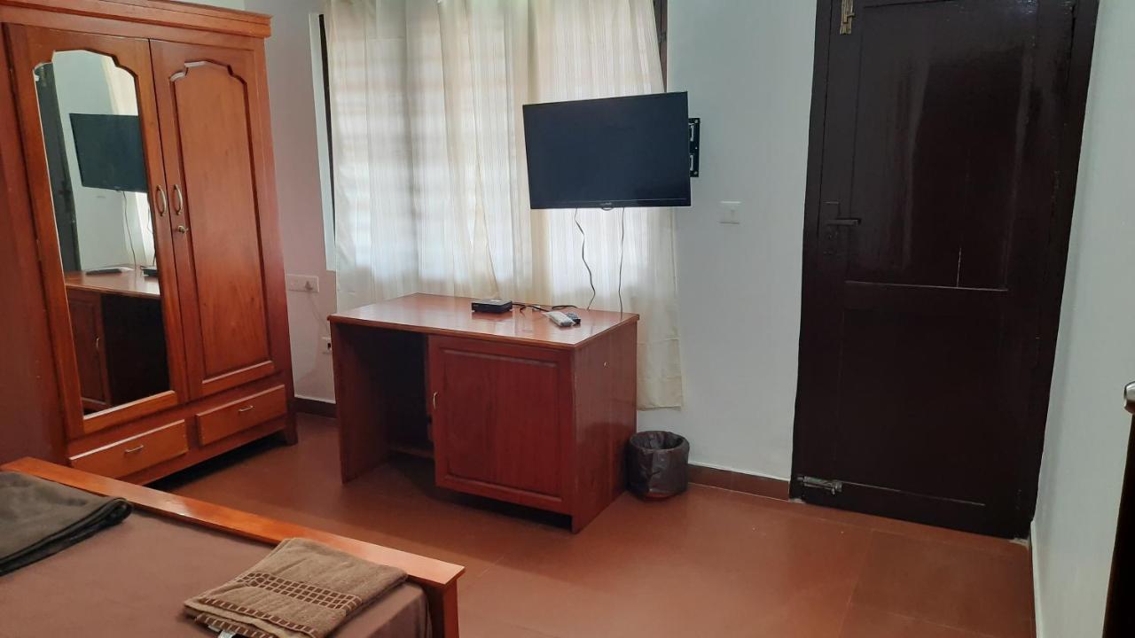 Poovar Sea View Rooms And Boating Family & Couple Only Buitenkant foto