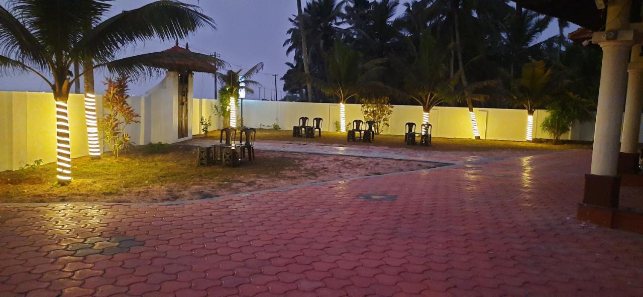 Poovar Sea View Rooms And Boating Family & Couple Only Buitenkant foto