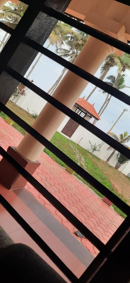 Poovar Sea View Rooms And Boating Family & Couple Only Buitenkant foto