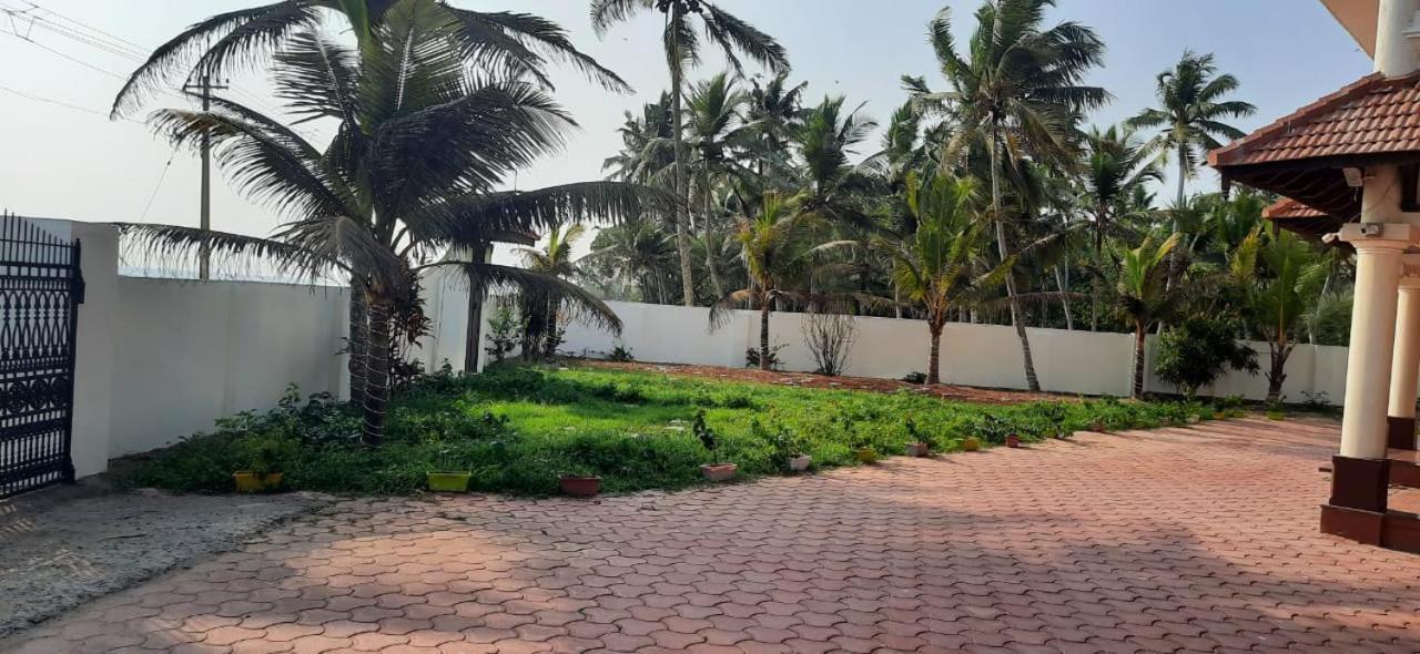 Poovar Sea View Rooms And Boating Family & Couple Only Buitenkant foto